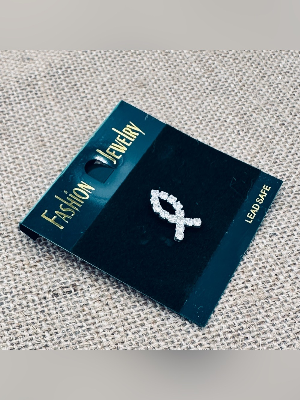 ๐ Ichthys Christian Fish Rhinestone Lapel Pin - Picture 3 of 5